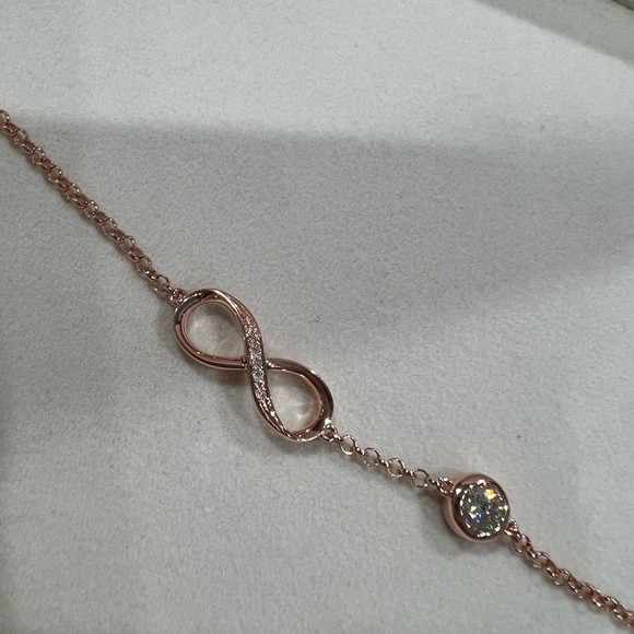 Infinity charm bracelet moissanite - Picture 12 of 14